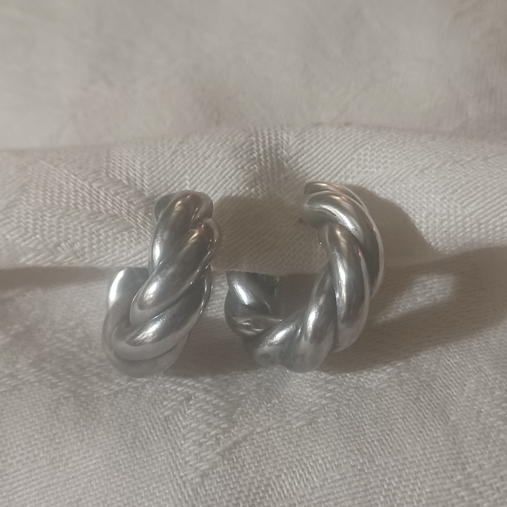 David Yurman Sculpted Cable Hoops in Sterling Silver - Picture 4 of 8